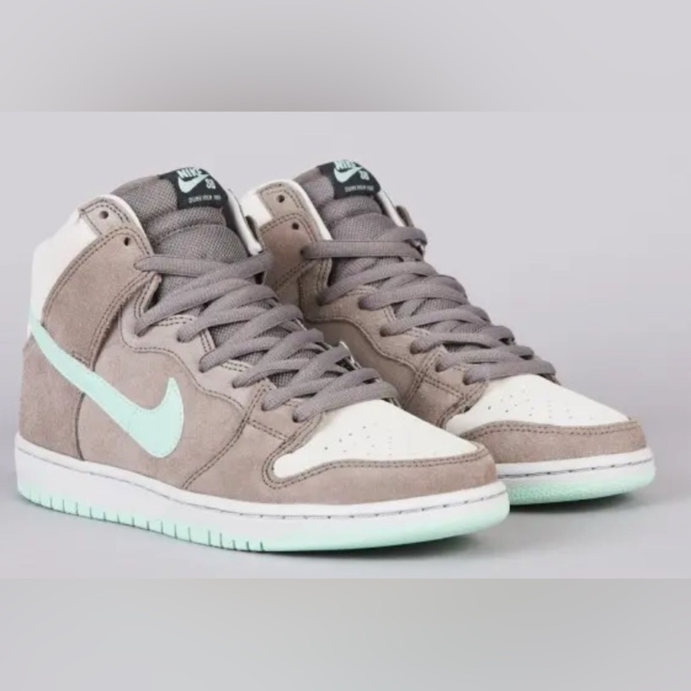 Nike Dunk High Pro SB 'Soft Grey' 8.5 Men’s women’s size 9.5-10